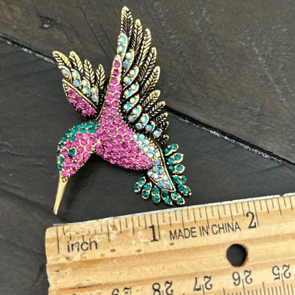 Vintage style hummingbird brooch pin..gold-toned metal with rhinestones. - Picture 3 of 6